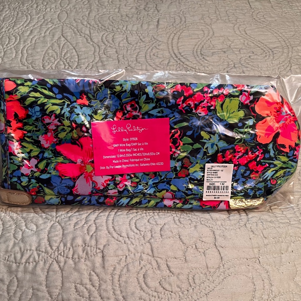 Lilly Pulitzer wine bag in MULTI Festive Fantasy Access